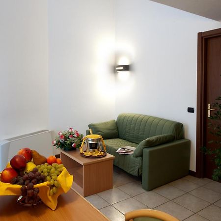 Hotel Roma Cassano Magnago Exterior foto